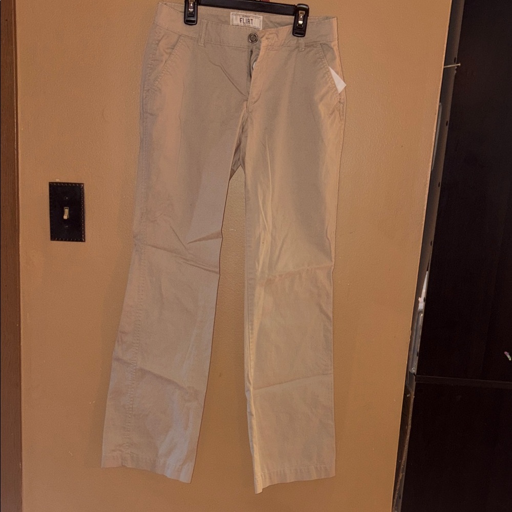 Old Navy Flirt Khaki Pants